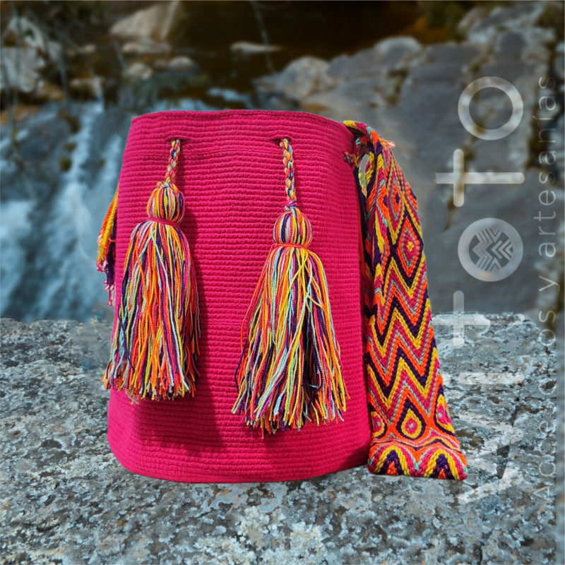 MOCHILA WAYUU FUCSIA 1